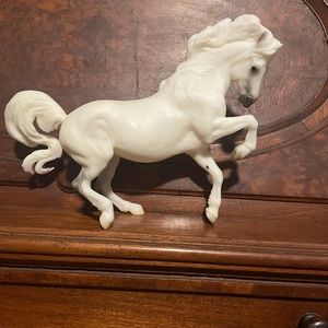 Breyer Banks Vanilla